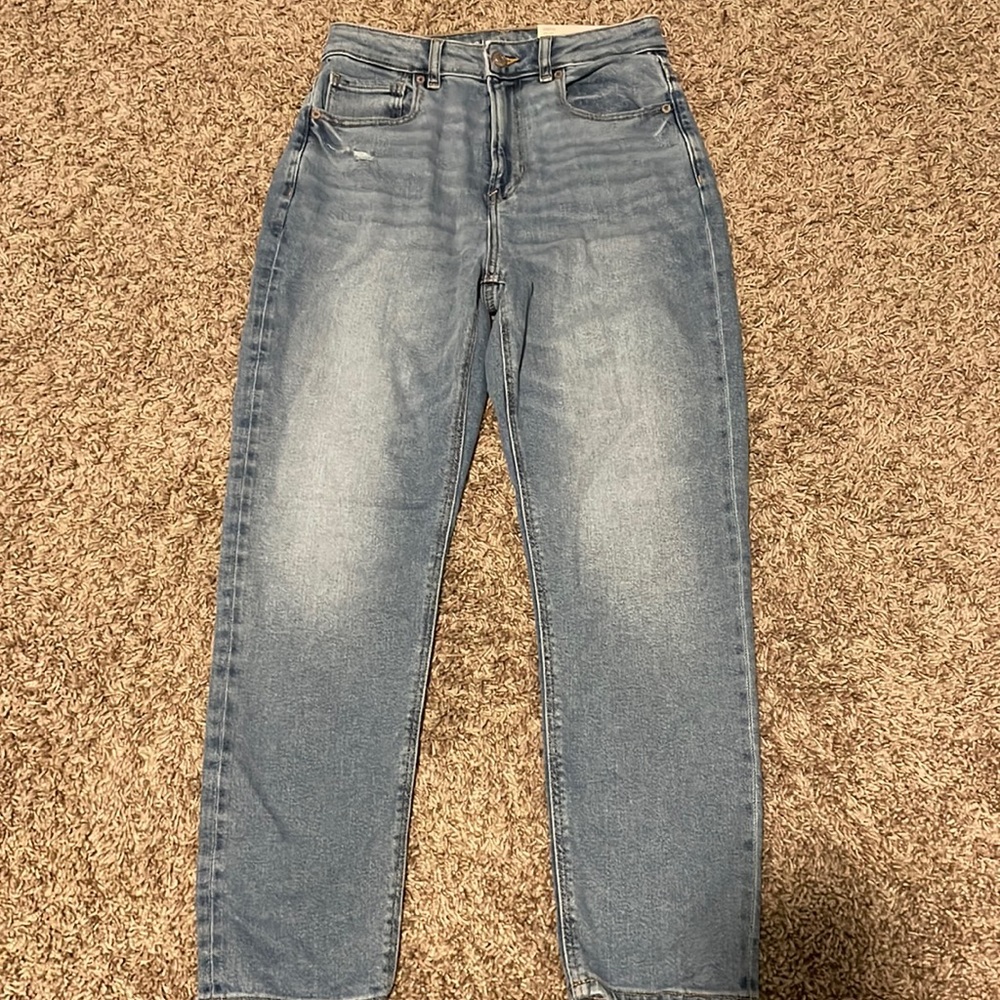 Size 2 Short American Eagle High Wasted Mom Jeans